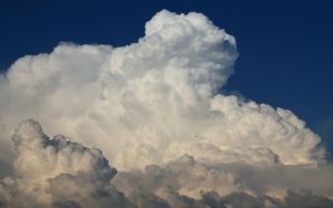 Καιρός: Νεφώσεις και τοπικές βροχές σήμερα (16/04) σε Μακεδονία και Θράκη