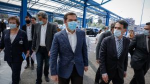 Τσίπρας στο «Αττικόν»: Ήρθα για να συγχαρώ και να ευχαριστήσω το προσωπικό