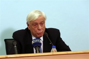 Παυλόπουλος: Η κρίση δεν επηρεάζει την υπεράσπιση εθνικών ζητημάτων