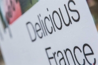 Μακαρόν, κρουασάν, απεριτίφ και άλλα γκουρμέ στην Αθήνα