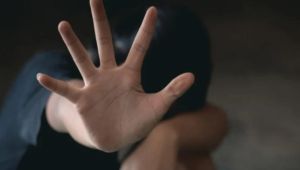 Θεσσαλονίκη: Γυναίκα κατήγγειλε τον πατέρα της για βιασμούς από όταν ήταν πέντε χρονών