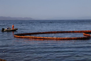 Ρύπανση στη θαλάσσια περιοχή Μώλου ΔΕΗ Κερατσινίου