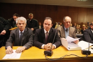 Παπακωνσταντίνου: Είμαι αθώος - Στις αρχές το cd με ονόματα συγγενών του