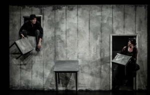 Το ελληνικό πολιτικό θέατρο του παραλόγου!