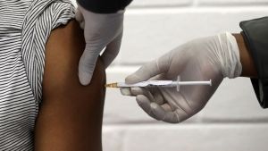 Covid-19: Υπέγραψε η Ρωσία με 10 χώρες και 20 φαρμακευτικές παγκοσμίως για παραγωγή του Sputnik V