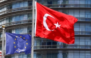 Δεν «παγώνει» επίσημα η ΕΕ την ενταξιακή διαπραγμάτευση με την Τουρκία