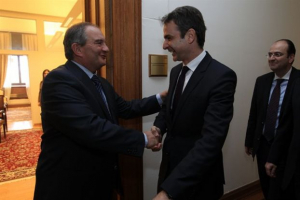 Τετ-α-τετ Μητσοτάκη-Καραμανλή για ελληνοτουρκικά-πολιτικές εξελίξεις