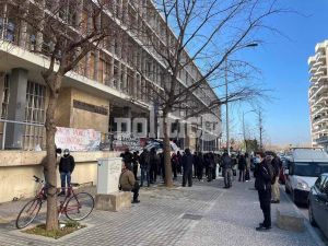 Στον εισαγγελέα οι 15 συλληφθέντες στο ΑΠΘ – Εκδήλωση συμπαράστασης (pics)