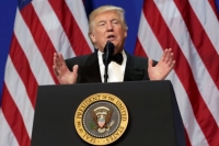 Διάταγμα για την κατάργηση του Obamacare υπέγραψε ο Τραμπ