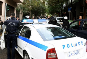 Κουκουλοφόροι μαχαίρωσαν 17χρονο μαθητή μέσα στο σπίτι του
