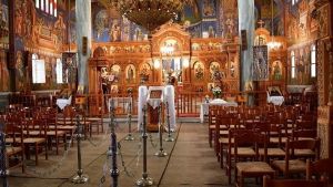 Θεσσαλονίκη: Δικογραφία σε βάρος έξι ιερέων, για το “Χριστός Ανέστη” τα μεσάνυχτα