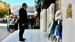 Απόδοση τιμής στους ηρωικούς πυροσβέστες που έπεσαν εν ώρα καθήκοντος