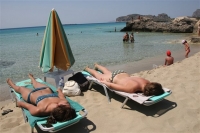 Επίθεση στην κυβέρνηση από την Αντιπολίτευση για τον ΦΠΑ στα νησιά