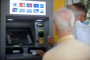Υπουργείο Εργασίας: Αυτόματα θα πιστωθούν τα αναδρομικά στους συνταξιούχους