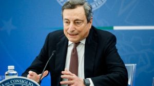 Ντράγκι: «Υπό πίεση πάλι τα νοσοκομεία μας εξαιτίας των ανεμβολίαστων»