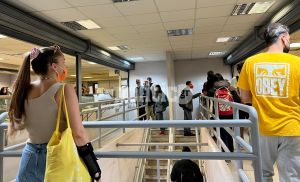 ΑΠΘ: Οι φοιτητές μοίρασαν για τρίτη μέρα τα γεύματα στη Λέσχη (pics&amp;vids)