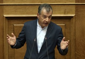 Ο Στ. Θεοδωράκης εισηγείται αποχώρηση του Ποταμιού από το ΚΙΝΑΛ