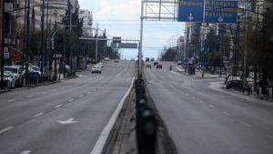 Κορωνοϊός: Πάσχα στο σπίτι και χωρίς ΙΧ – Το σενάριο που εξετάζει το Μαξίμου