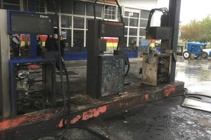Πυρκαγιά σε βενζινάδικο και βυτιοφόρο τα ξημερώματα στην Αξιούπολη