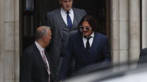 Θύμα ενδοοικογενειακής βίας δηλώνει ο Τζόνι Ντεπ: Η Άμπερ Χερντ μου έκοψε το δάχτυλο (pics)
