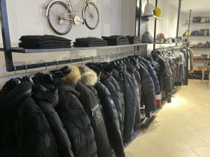 Θεσσαλονίκη: Συνελήφθη ιδιοκτήτης επιχείρησης με «μαϊμού» ρούχα και παπούτσια (pics&amp;vid)