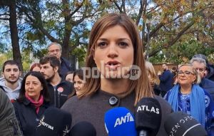ΑΠΘ: Στεφάνι κατέθεσε η Κατερίνα Νοτοπούλου – «Κόντρα στο καθεστώς Μητσοτάκη»