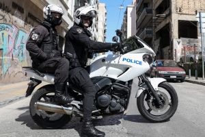Θεσσαλονίκη: Πειθαρχική έρευνα για τις σούζες αστυνομικών της Ομάδας ΔΙΑΣ