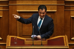 Σκληρή κόντρα στη Βουλή μεταξύ Γεωργιάδη - Παπαχριστόπουλου