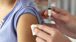 Γαλλία: Ο εμβολιασμός θα αρχίσει την Κυριακή, 27 Δεκεμβρίου