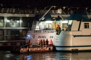 Ποταμόπλοιο έπεσε πάνω σε γέφυρα στο Ρήνο, 27 τραυματίες