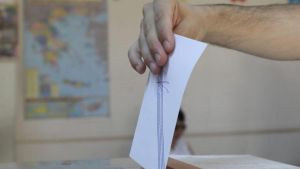 Θεσσαλονίκη: Με λιγοστά προβλήματα διεξάγεται η εκλογική διαδικασία