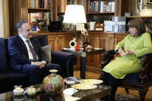 Η Σακελλαροπούλου υποδέχθηκε τον νέο δήμαρχο Θεσσαλονίκης Στέλιο Αγγελούδη – Τι συζήτησαν (ΒΙΝΤΕΟ)