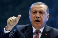 Τουρκία: «Κρατά ανοιχτές» τις πόρτες στους πρόσφυγες-Επίθεση στην ΕΕ