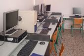 Δωρεά οκτώ ηλεκτρονικών υπολογιστών από την ALPHA BANK στο δημοτικό σχολείο Ν. Αγιονερίου