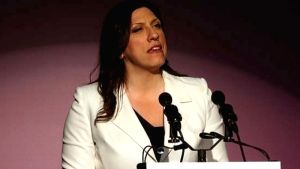 Η Ζωή Κωνσταντοπούλου στη Θάσο: Τιμώντας τη μνήμη του εποχικού πυροσβέστη Ανδρέα Ανδρεάδη