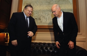 Παπανδρέου σε Βενιζέλο: Συνέδριο και εκλογή προέδρου από τη βάση