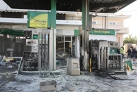 Ποιοι κρύβονται πίσω από την έκρηξη βόμβας σε πρατήριο καυσίμων στην Ανάβυσσο