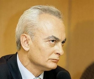 Πέθανε ο δημοσιογράφος Τριαντάφυλλος Δραβαλιάρης