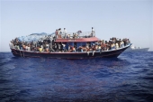 Οι διακινητές «γελούσαν» όταν βύθιζαν στο θάνατο 500 μετανάστες