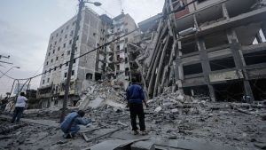 Εκτοπισμένοι Παλαιστίνιοι στη Γάζα αντιμέτωποι με τις συνέπειες των πλημμυρών και αυξημένο κίνδυνο ασθενειών