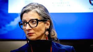 Αναστολή κυρώσεων κατά της Φραντσέσκα Αλμπανέζε από αμερικανικό δικαστήριο