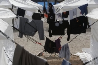 Μουζάλας: Ώς 15 Δεκεμβρίου οι οικίσκοι στη δομή φιλοξενίας Σχιστού