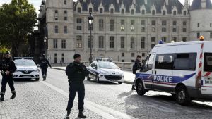 Γαλλία: Σε επιφυλακή μετά από το θάνατο 16χρονου – Έκκληση για ηρεμία από την κυβέρνηση