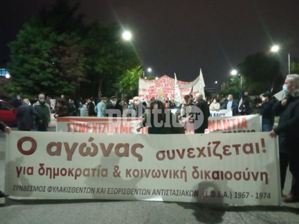 Ολοκληρώθηκε η πορεία για το Πολυτεχνείο στη Θεσσαλονίκη (pics &amp; vids)
