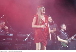 Έλενα Παπαρίζου: Συνεχίζει τη νοσηλεία της – Νεότερα για την κατάσταση της υγείας της