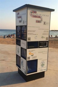 Δωρεάν ανταλλακτικές βιβλιοθήκες σε πλατείες και... παραλίες