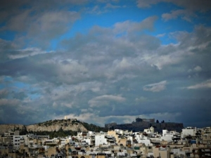 Πτώση της θερμοκρασίας με τοπικές βροχές