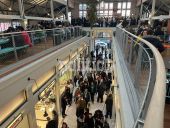 Με φαΐ και ποτό γιορτάζουν οι Θεσσαλονικείς παραμονή Χριστουγέννων – Πήραν φωτιά οι ψησταριές (pics &amp; vid)