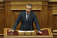 Θεοδωράκης στα «Νέα»: Σύνθετη ονομασία με τον όρο «Μακεδονία»