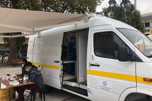 Δωρεάν ιατρική φροντίδα σε απομακρυσμένα χωριά των Κρουσσών από κινητές ομάδες υγείας του ΕΟΔΥ